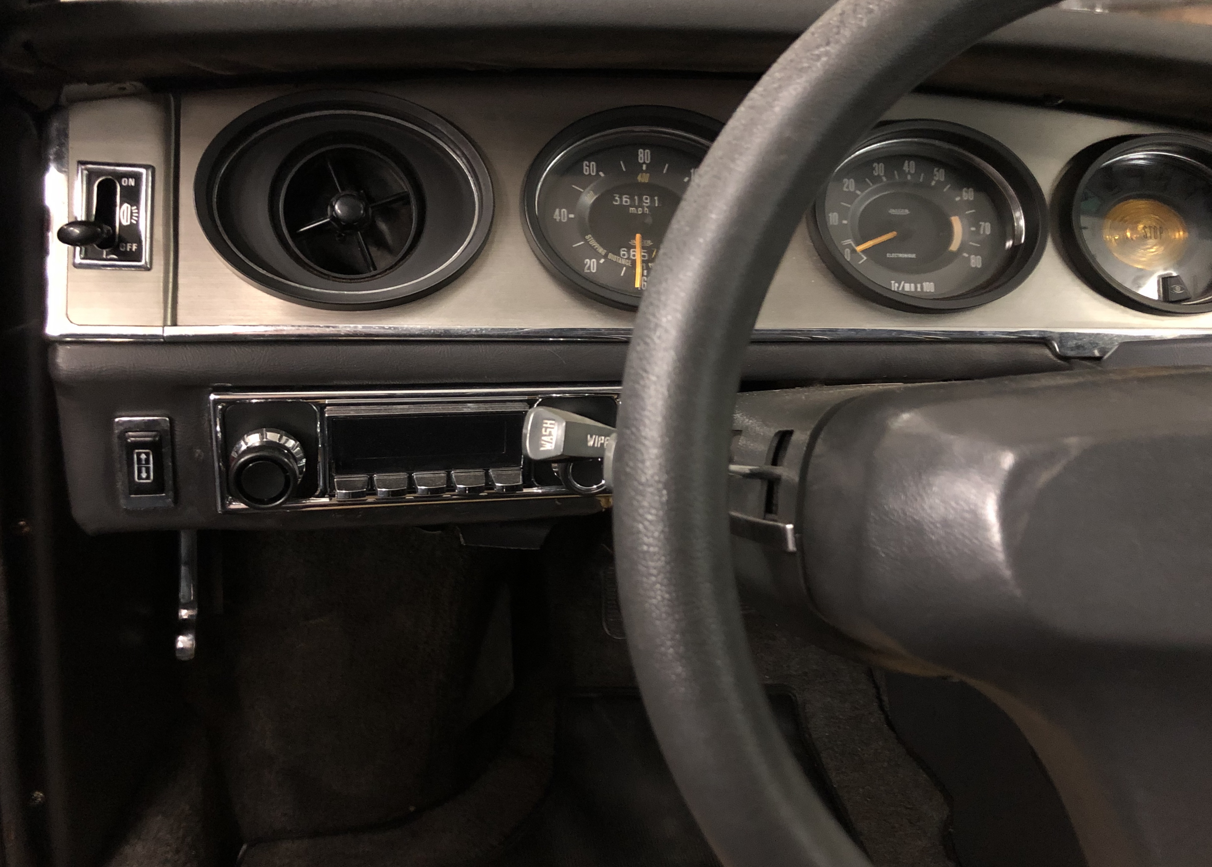 The Variety of Radios Citroën Fitted in the SM﻿ - Citroënvie!